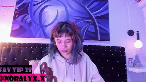 Noraly  online show from July 17, 4:25 am
