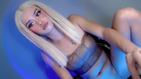 Snapshot of hey_sexy_lady28 chatting on March 9, 5:49 pm Tamarah online show from March 9, 5:49 pm