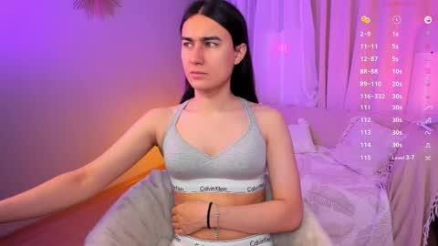 Snapshot of heyalena chatting on October 16, 7:52 am heyalena online show from October 16, 7:52 am