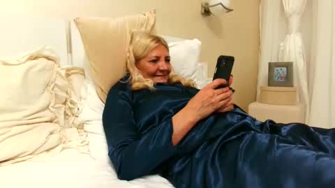 Heyheygrey online show from October 10, 5:30 pm