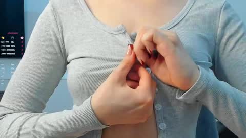 Laura online show from April 8, 5:49 pm