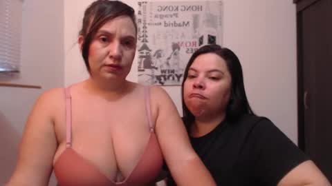Snapshot of hidden_tinna chatting on October 11, 11:15 am Tinna online show from October 11, 11:15 am