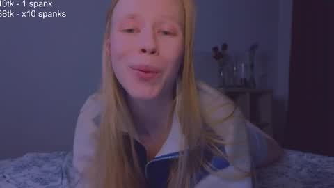 Chloe online show from March 3, 11:56 pm