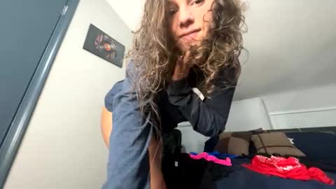 hiitsmeeee0916 online show from October 19, 8:08 am