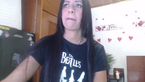 hilaril18 online show from February 13, 11:26 pm