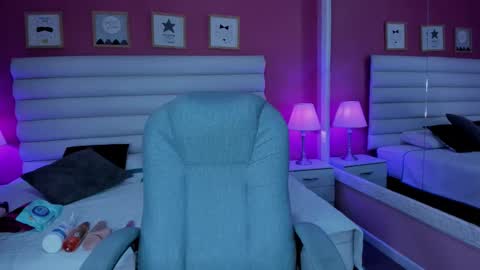 hilary_tailor online show from November 27, 12:24 pm