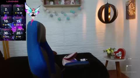 H I L A R Y online show from September 16, 3:08 am