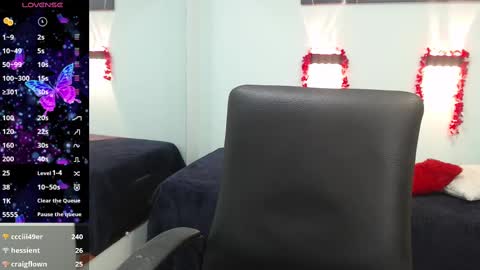 H I L A R Y online show from March 6, 9:14 am