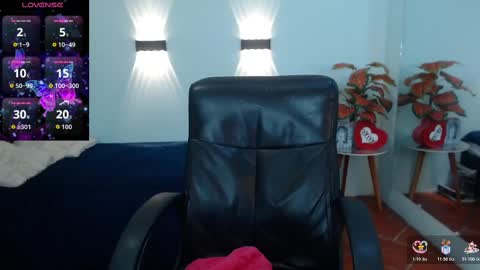 H I L A R Y online show from October 24, 5:30 am