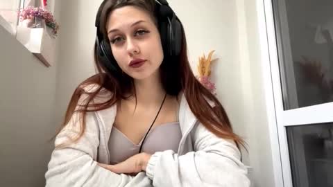 Hi Im Elizabeth online show from October 9, 1:05 pm