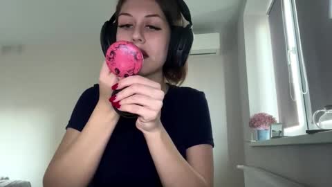 Hi Im Elizabeth online show from October 4, 1:42 pm