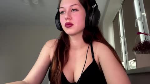 Hi Im Elizabeth online show from September 30, 1:21 pm