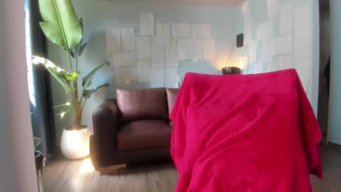 Hinnata online show from February 9, 7:05 pm