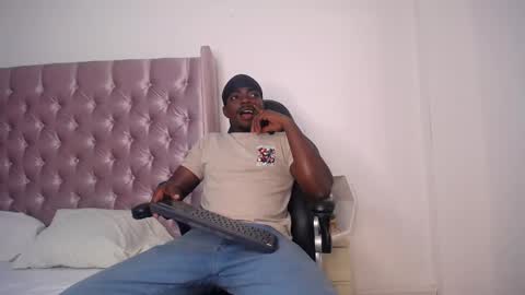 Snapshot of hiperhard_ chatting on October 18, 11:53 pm Hiper Haper online show from October 18, 11:53 pm