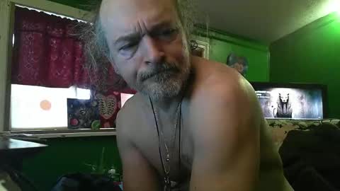 hippiedad333 online show from February 21, 2:42 pm