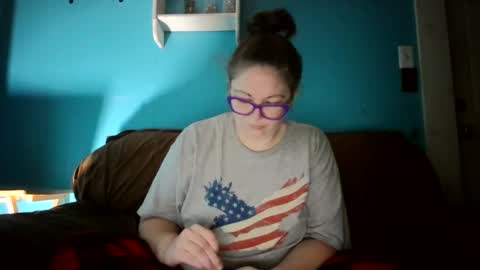 Snapshot of hippihope420 chatting on September 25, 11:50 am Bella online show from September 25, 11:50 am