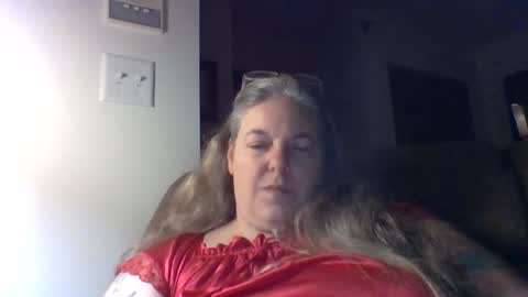 hippysnewhere online show from May 19, 9:27 am