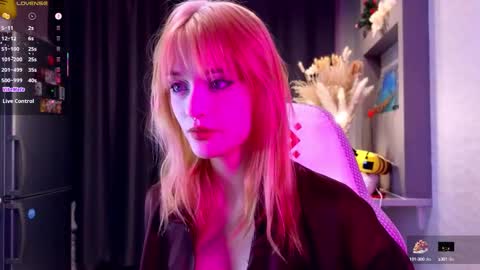 Snapshot of hisoka__akerley chatting on September 17, 5:27 pm Ella online show from September 17, 5:27 pm