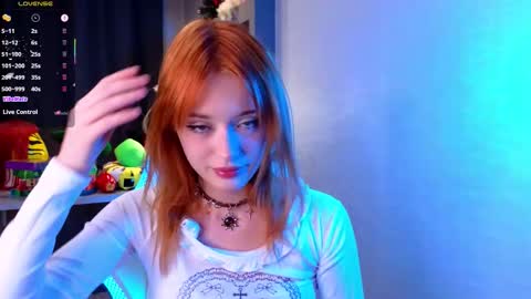 Snapshot of hisoka__akerley chatting on October 6, 5:42 pm Ella online show from October 6, 5:42 pm