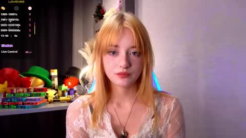 Snapshot of hisoka__akerley chatting on September 21, 6:34 pm Ella online show from September 21, 6:34 pm