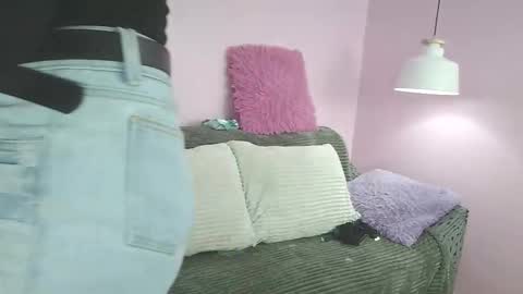 hiyakasudere_ online show from January 6, 6:01 pm