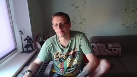 Snapshot of hlestus chatting on October 7, 7:26 am Wet Jack online show from October 7, 7:26 am