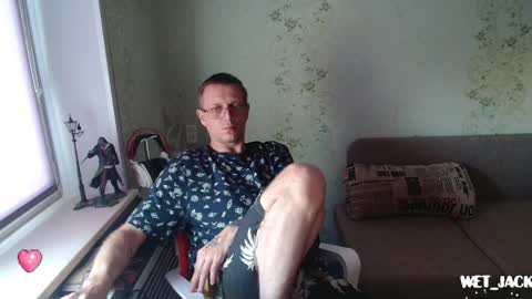 Snapshot of hlestus chatting on October 1, 6:45 am Wet Jack online show from October 1, 6:45 am