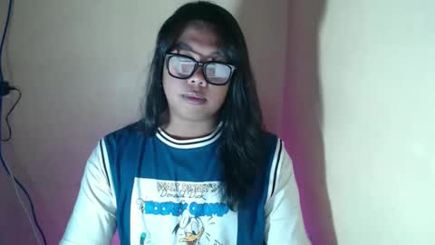 Layla3 online show from March 25, 1:07 pm