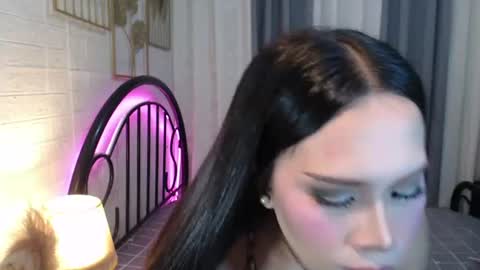 hoelymolly online show from July 12, 10:35 pm