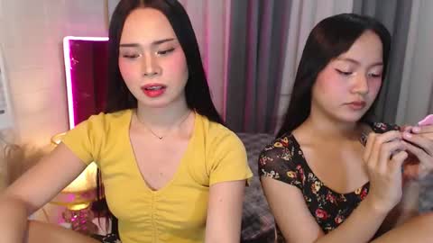 hoelymolly online show from March 28, 5:25 pm