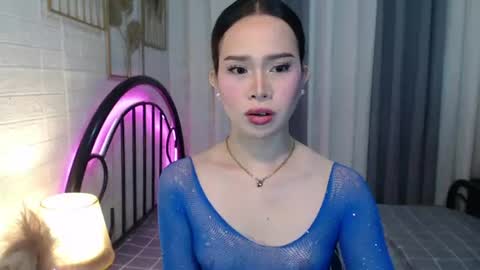 hoelymolly online show from July 11, 10:24 pm
