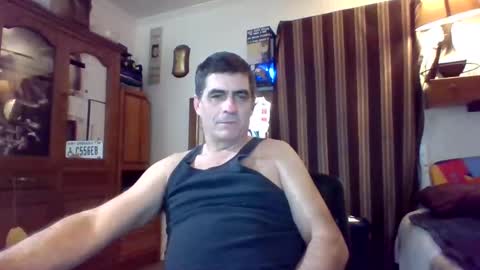 Snapshot of hoglegg99384194 chatting on December 4, 3:31 am hoglegg99384194 online show from December 4, 3:31 am