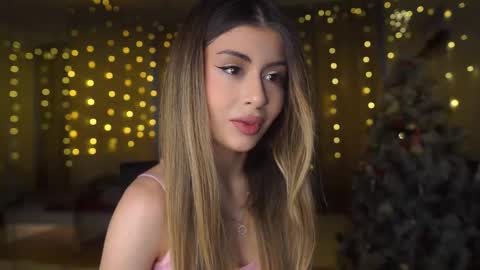 Moni Monica online show from December 20, 8:10 am