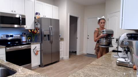 Holi Hurricane online show from October 24, 3:07 am