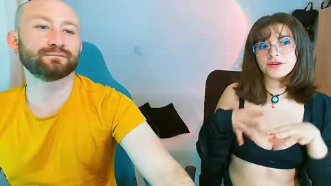 Holly and Honey online show from May 5, 10:48 pm