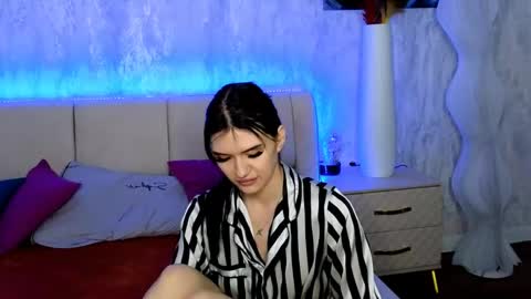 Holly online show from May 29, 2:09 am
