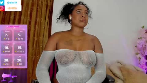 Snapshot of holly_jorda chatting on September 17, 3:48 pm online show from September 17, 3:48 pm