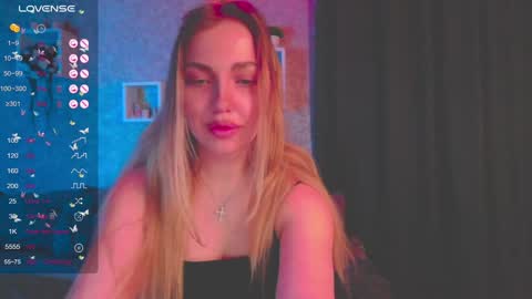 Snapshot of holly_molly8 chatting on January 23, 11:05 pm holly_molly8 online show from January 23, 11:05 pm