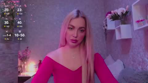 Snapshot of holly_molly8 chatting on October 14, 7:06 pm holly_molly8 online show from October 14, 7:06 pm