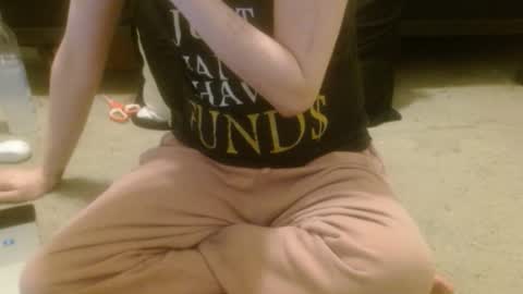 Holly Hawkes online show from November 7, 12:14 am