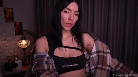 Snapshot of hollylinder_ chatting on December 5, 3:09 am Holly Linder online show from December 5, 3:09 am