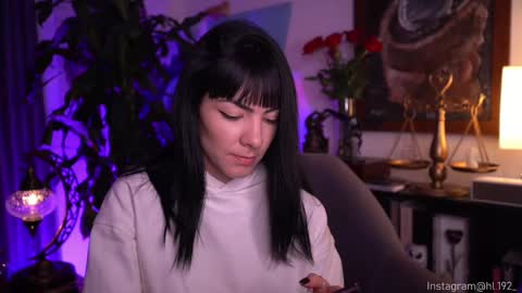 Snapshot of hollylinder_ chatting on February 16, 1:36 am Holly Linder online show from February 16, 1:36 am