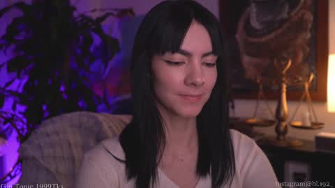 Snapshot of hollylinder_ chatting on March 9, 5:44 am Holly Linder online show from March 9, 5:44 am