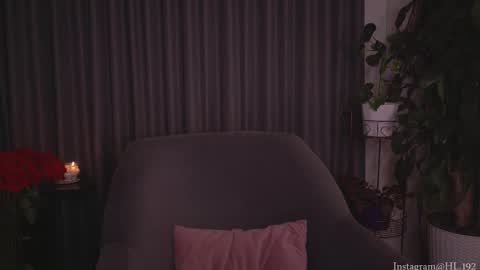 Snapshot of hollylinder_ chatting on October 22, 1:53 am Holly Linder online show from October 22, 1:53 am