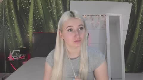 HollyTaillor online show from February 22, 6:28 am