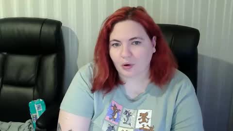 HollyXEva online show from January 16, 7:45 pm