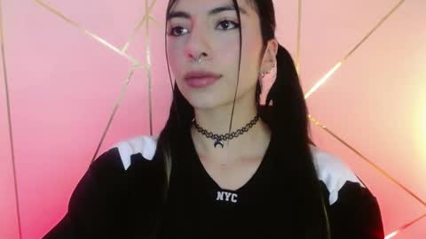Snapshot of hollyxx_ chatting on March 3, 1:34 pm holly online show from March 3, 1:34 pm