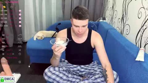 Snapshot of holy_eggs_00 chatting on October 20, 3:50 pm holy_eggs_00 online show from October 20, 3:50 pm