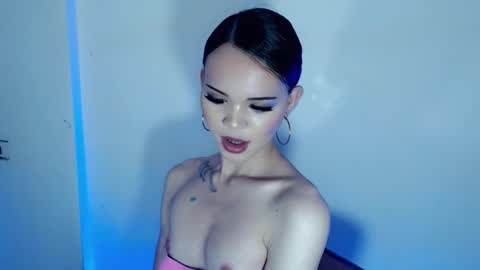 holy_maxine online show from November 26, 5:10 pm