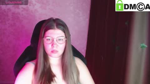 Snapshot of holy_michela chatting on October 20, 3:00 am Welcome guys Pleasure to see you all here My name is MichaelaTip menu is active Private is open online show from October 20, 3:00 am